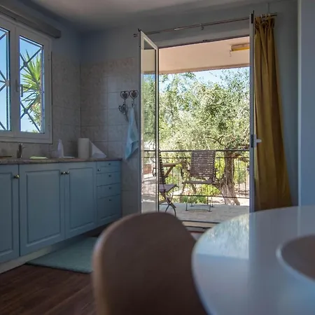 Little Country Hut 'mikri Eleni' Holiday home