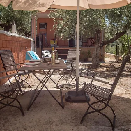 Little Country Hut 'mikri Eleni' Tatil Evi *